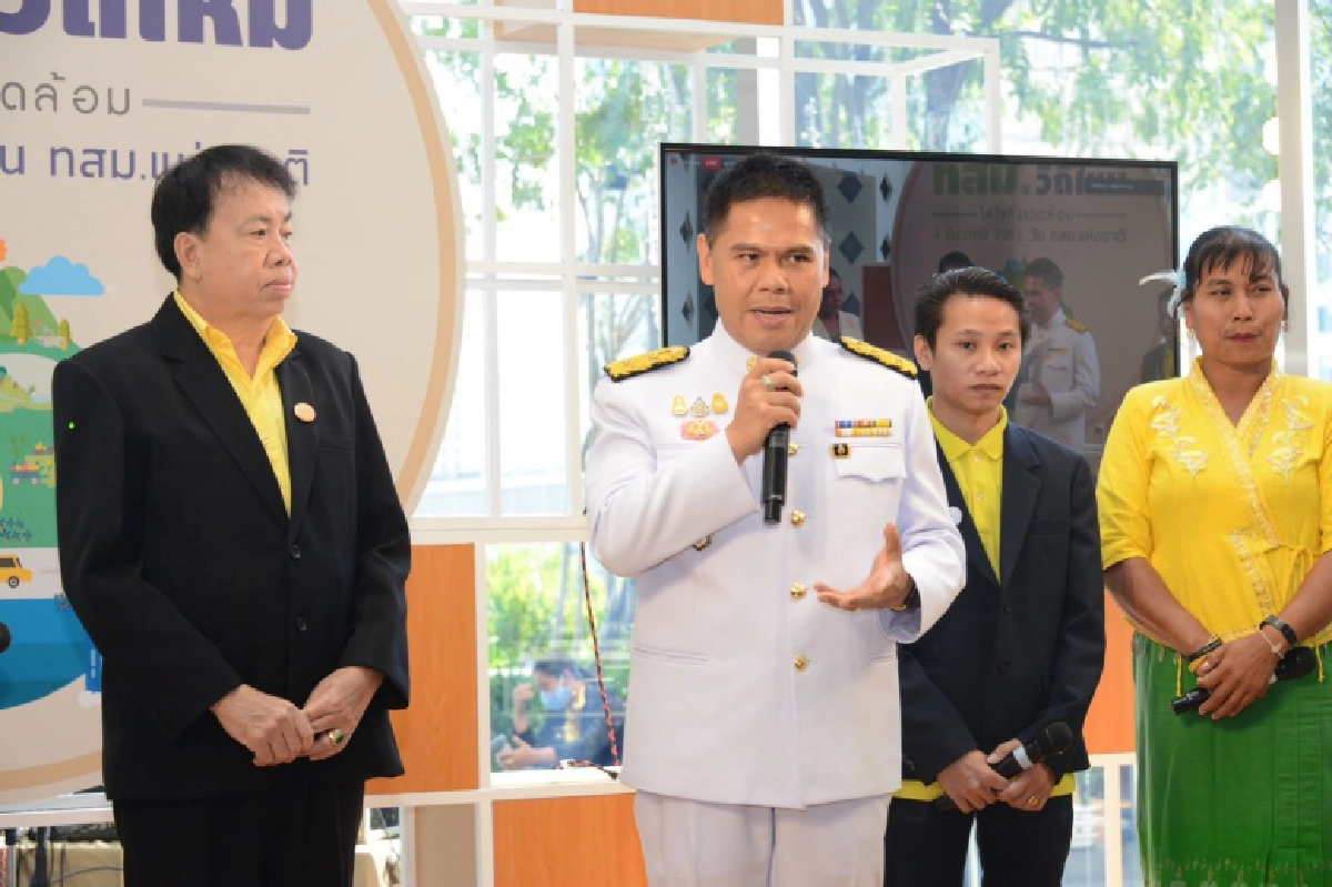 "วราวุธ" นำทีม ทส. บุก สามย่าน ชู "ชีวิตวิถีใหม่ ใส่ใจสิ่งแวดล้อม" รับวันสิ่งแวดล้อมไทย'63