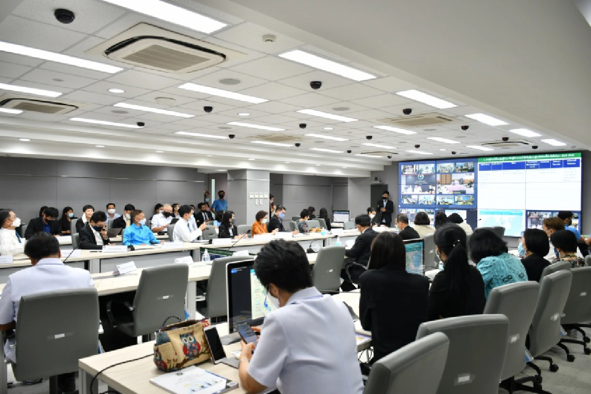 ปลัด สธ.สั่งเปิดศูนย์ EOC โควิด19 ทุกจังหวัด ประเมินสถานการณ์ พร้อมรับมือ 