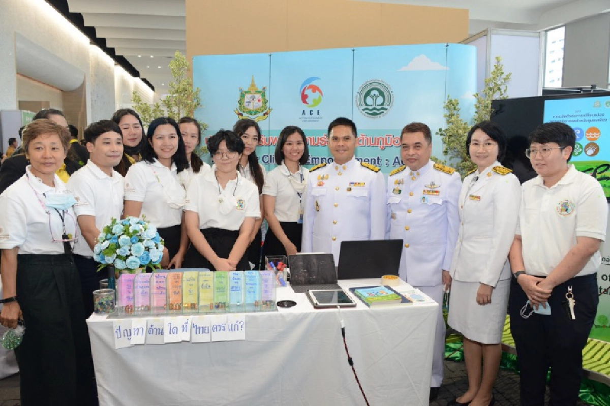 "วราวุธ" นำทีม ทส. บุก สามย่าน ชู "ชีวิตวิถีใหม่ ใส่ใจสิ่งแวดล้อม" รับวันสิ่งแวดล้อมไทย'63