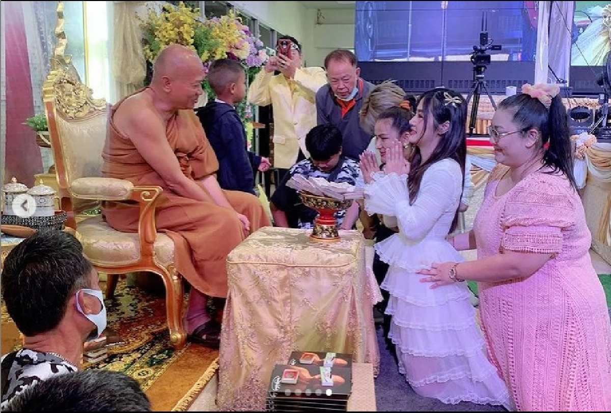 "กระแต อาร์สยาม" จัดหนักทัวร์บุญ10ล้าน 1ล้านแรกบริจาคให้วัดพระบาทน้ำพุ
