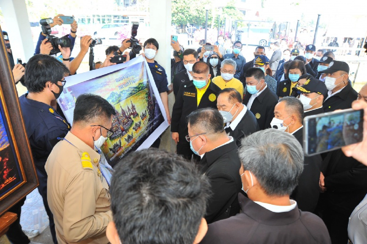 รมช.ธรรมนัส พร้อมรองนายกรัฐมนตรี ลงพื้นที่มอบสมุดประจำตัวผู้ได้รับการคัดเลือกให้ทำกินในชุมชน จ.พะเยา