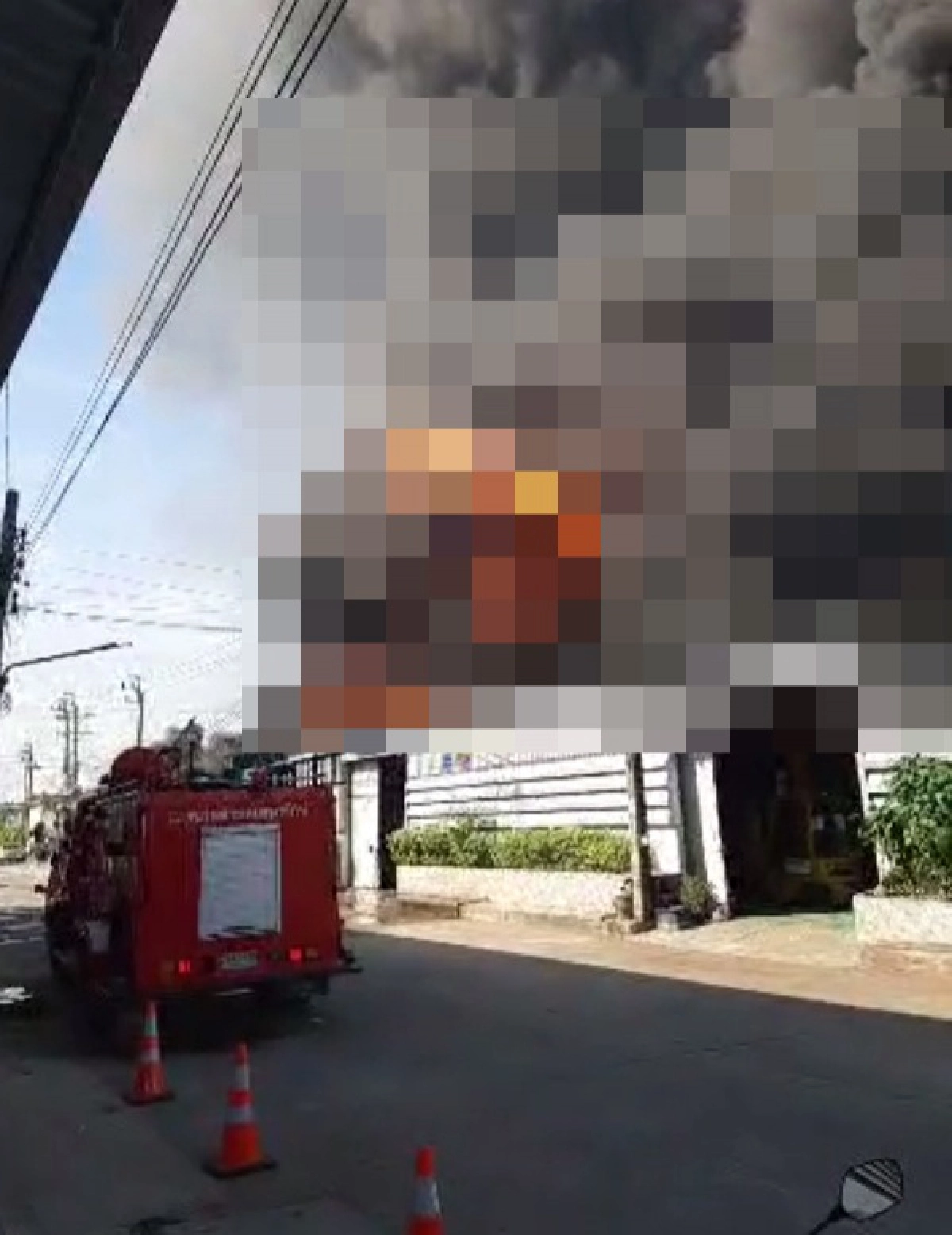 ไฟไหม้ รง.บรรจุทินเนอร์ 3 หมื่นลิตร เทพารักษ์ เสียหาย 5 ล้าน