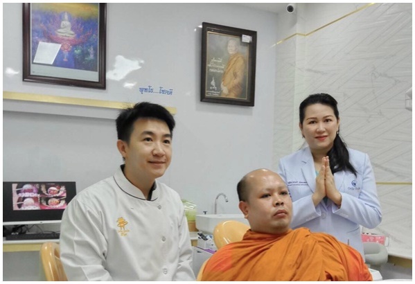 เปิดมุมมอง หมอต่าย เจ้าของ 'ออร์โธ สไมล์' คลินิกทันตกรรมฟรีสำหรับพระภิกษุสงฆ์ แห่งแรกของไทย