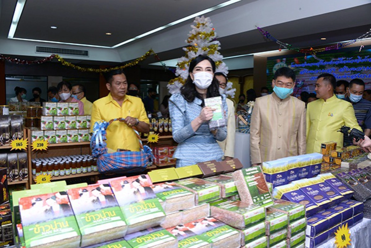 รมช.มนัญญา ชวนอุดหนุนกระเช้าสินค้าสหกรณ์เป็นของขวัญปีใหม่