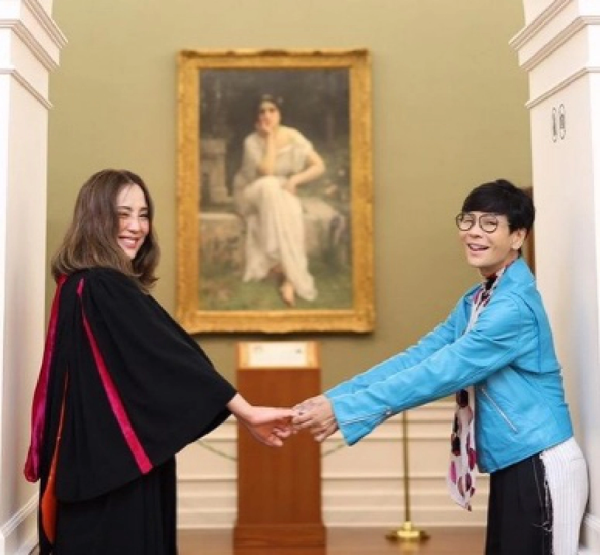 "เปิ้ล  หัทยา" สุดปลื้ม "ลูกหนุน" จบป.ตรี คว้าเกียรตินิยมอันดับ 1 พร้อมพกรูป "ตั้ว" ไปถ่ายรูปด้วย