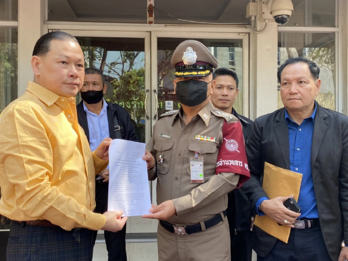 ร้อง ผบ.ตร.สอบดาราดัง เรียกรับเงิน โครงการเสื้อสีชมพู