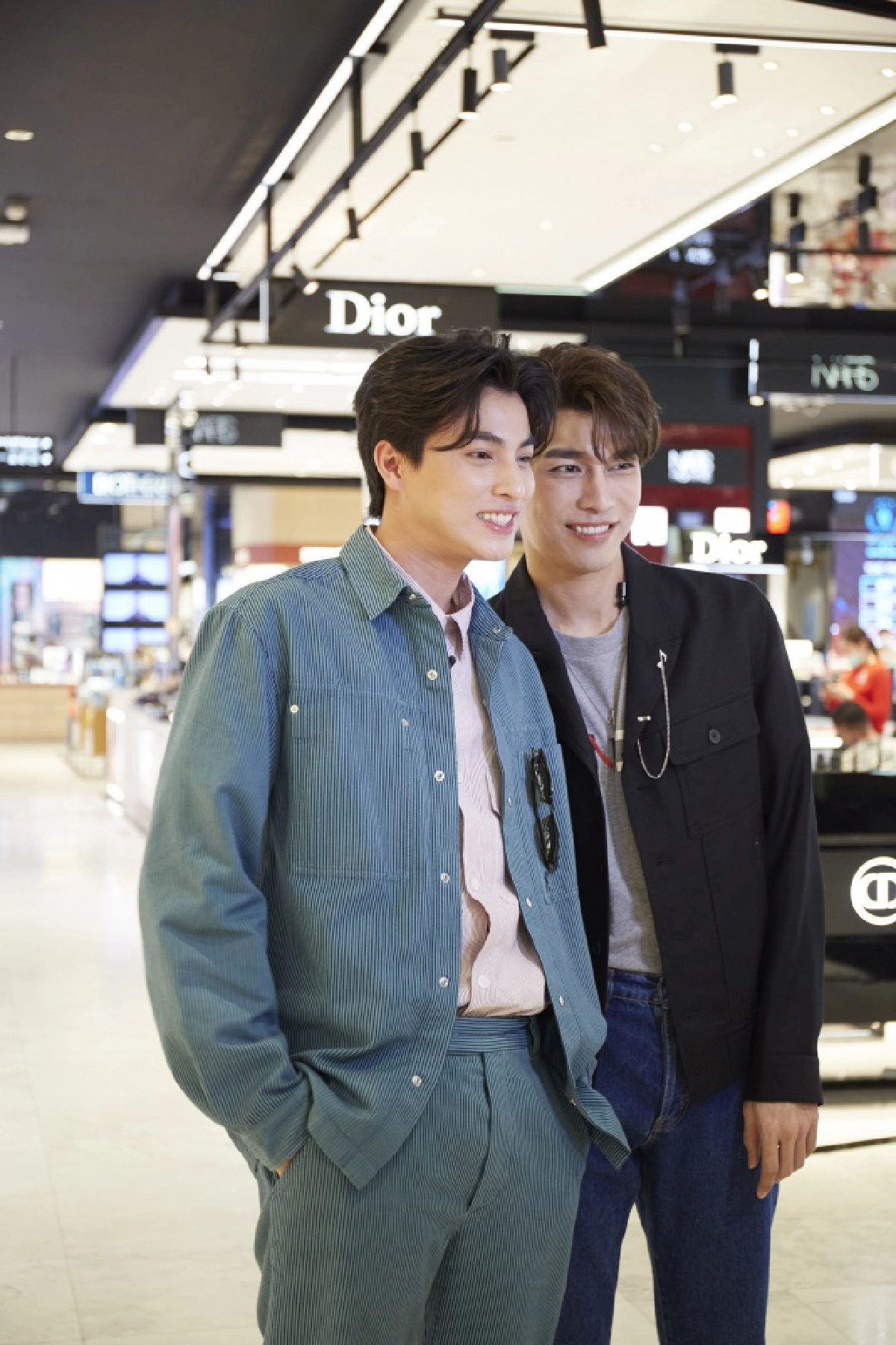 "มิว-กลัฟ" ชวนมีทแอนด์กรี๊ดสุดฟิน กับแคมเปญ "Central Season of Giving X Mew Gulf"