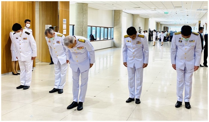 'สุวัจน์' นำคณะกรรมการบริหารพรรคชพน.วางพานพุ่ม ร.7 เนื่องใน 'วันรัฐธรรมนูญ'