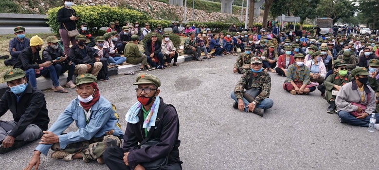 จอบเบิ่งสหาย "ค้อนเคียว" ไทย