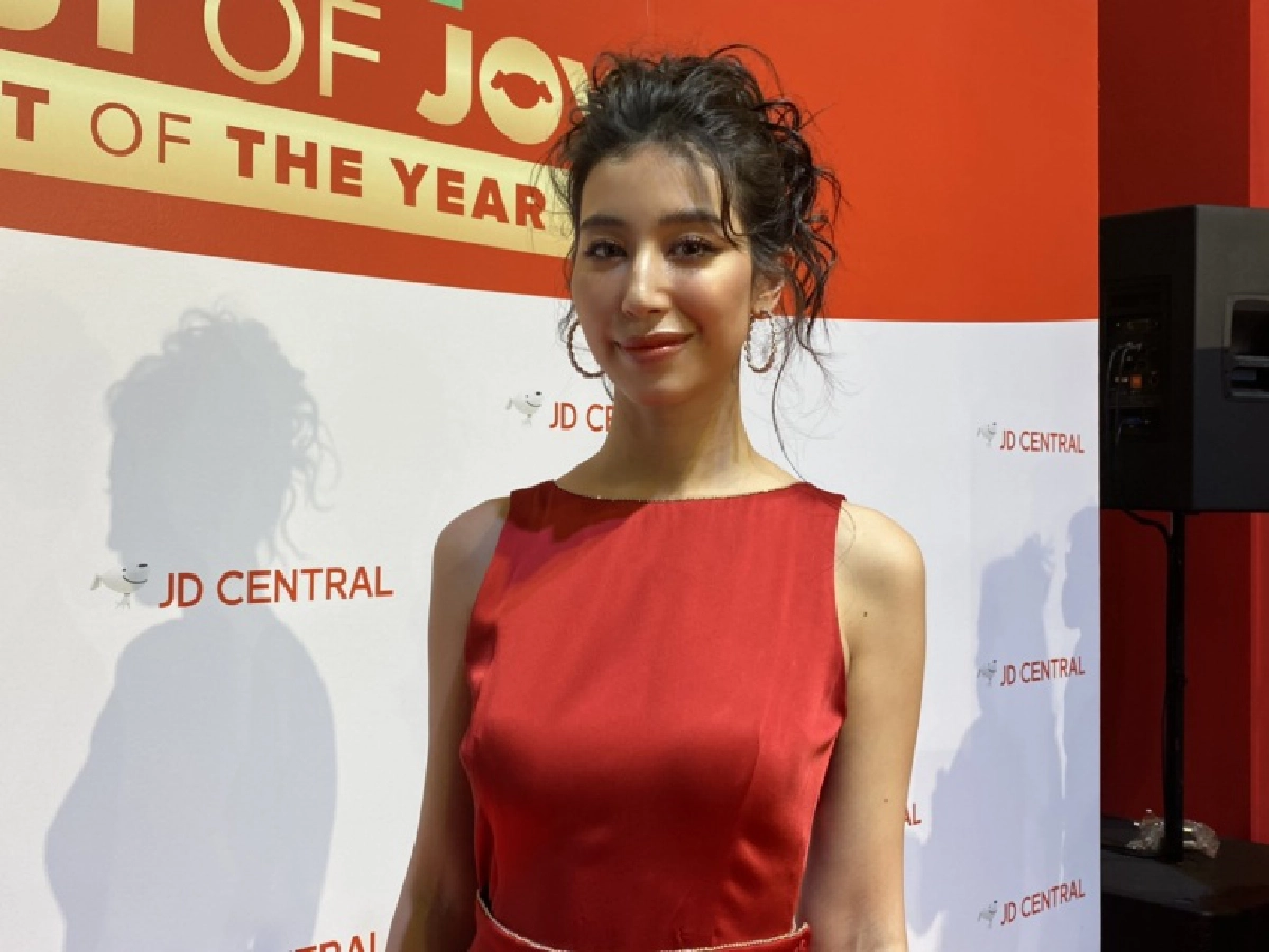 "มิ้นต์ ชาลิดา" แซว "ภูผา" คบมา8ปีก็ยังเขิน รับชุดในสวนดอกไม้เป็นชุดว่ายน้ำ เซ็งig เกือบโดนแฮ็ก