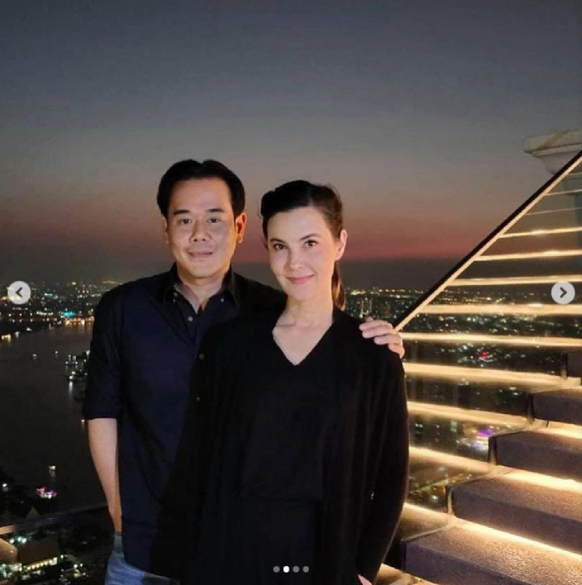 "เป๊ก สัณณ์ชัย"ลงภาพคู่ธัญญ่า ครบรอบแต่งงาน สุดท้ายโดนเมียไลน์มาด่า