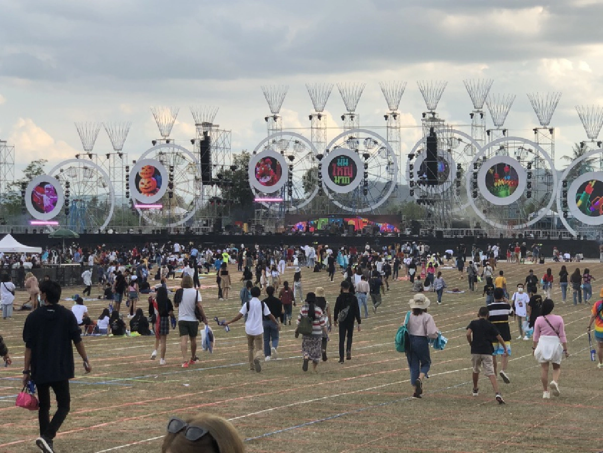 ผู้ร่วมงานทยอยเข้างาน "บิ๊กเม้าท์เท่น"