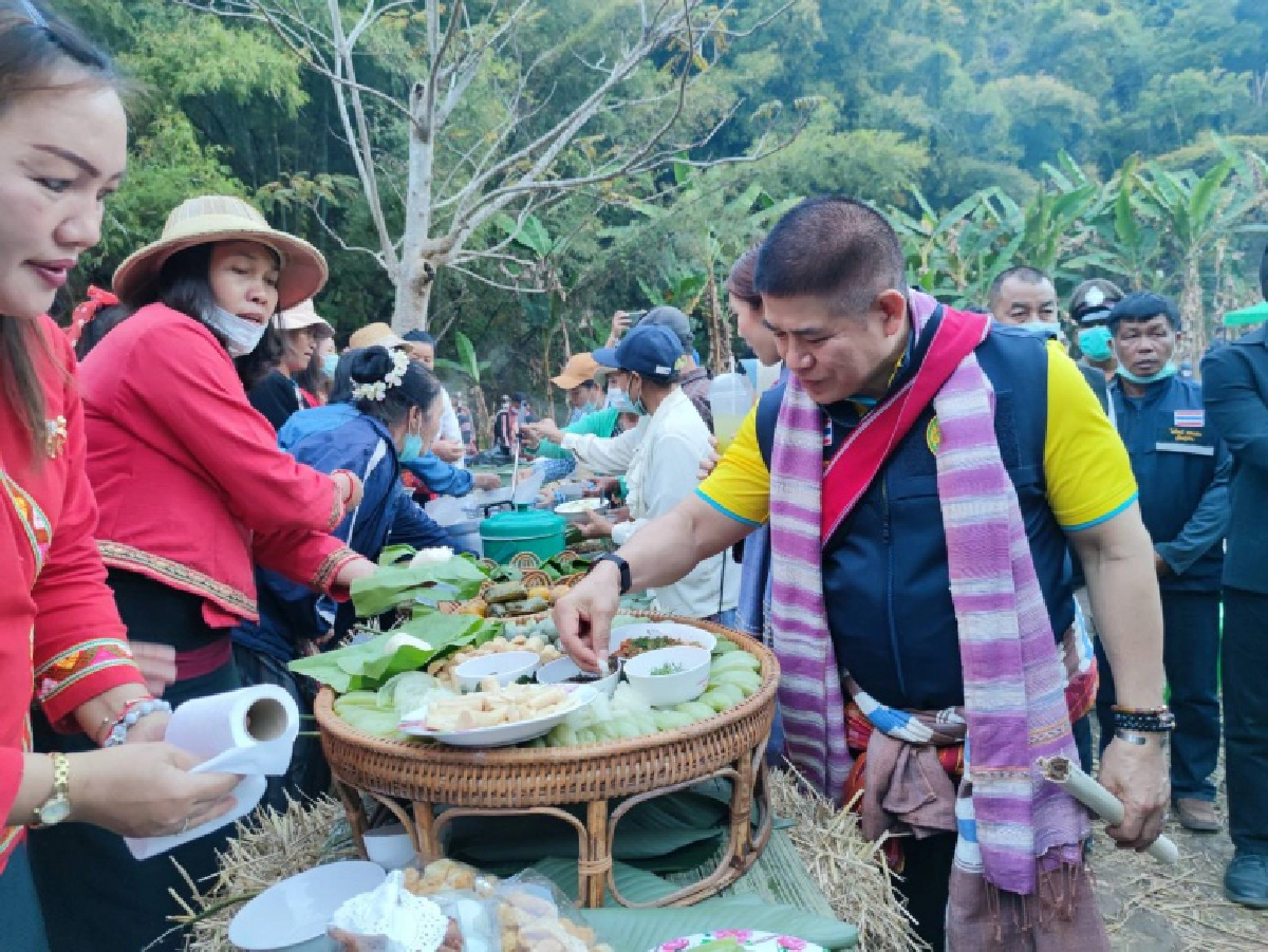 "รอ.ธรรมนัส"ร่วมงานประเพณีปีใหม่ม้ง รับฟังปัญหาเกษตรกร พร้อมเร่งดำเนินการแก้ไข