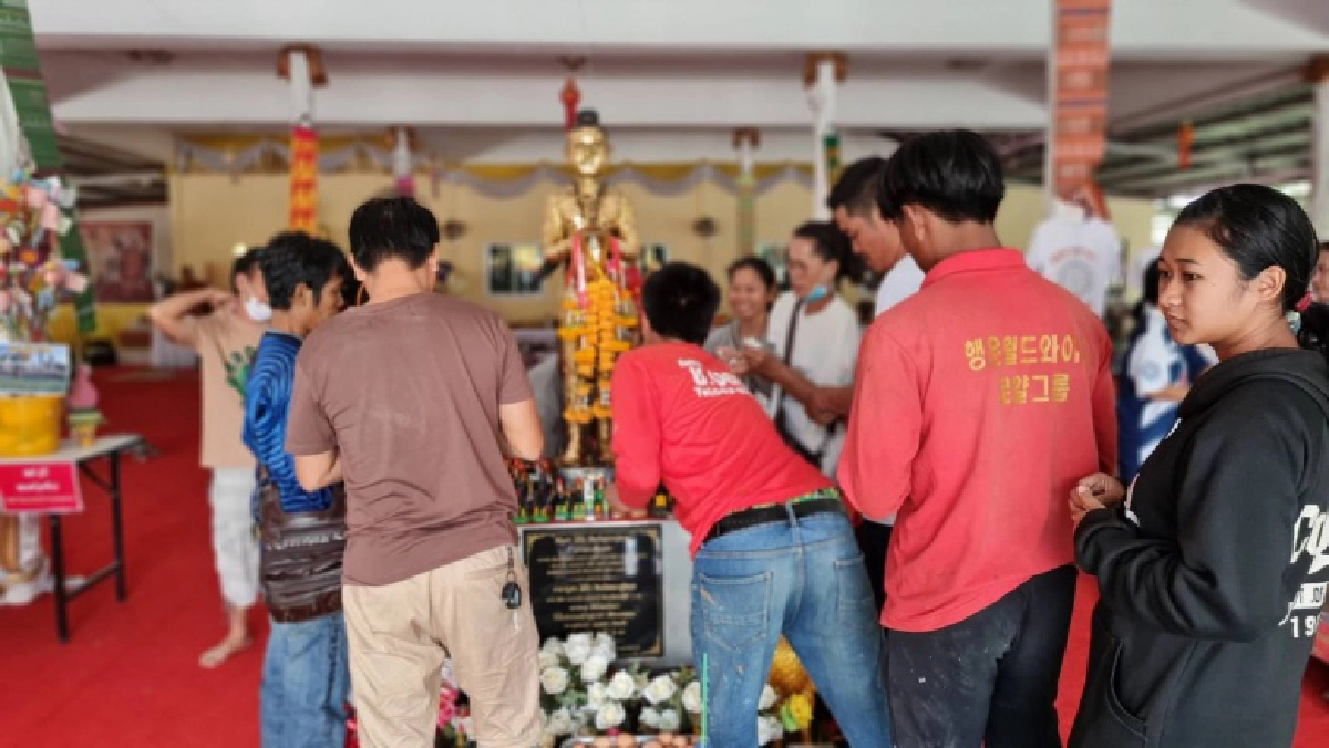 แห่ขอเลขเด็ด "ไอ้ไข่เด็กวัดป่า" ฉะเชิงเทรา อีกรายจัดชุดใหญ่แก้บนหลังได้โชคสิบล้าน