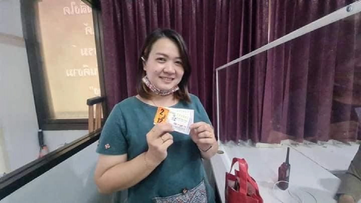 สาวสมุทรปราการดวงสุดเฮง ถูกรางวัลที่ 1 รับเงิน 12 ล้าน เผยเรื่องให้โชค จากแบงก์ 20 ที่ตกอยู่กลางถนน 