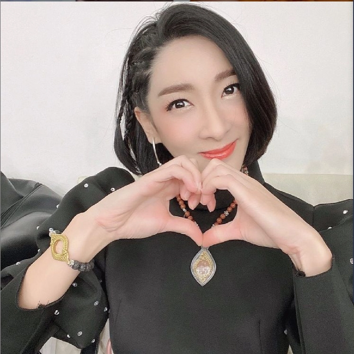 "เฟี้ยวฟ้าว" โชว์ลอตเตอรี่ ถูกหวยทั้ง3ตัวหน้า-เลขท้าย2ตัว พร้อมเผยที่มาของเลขเด็ด