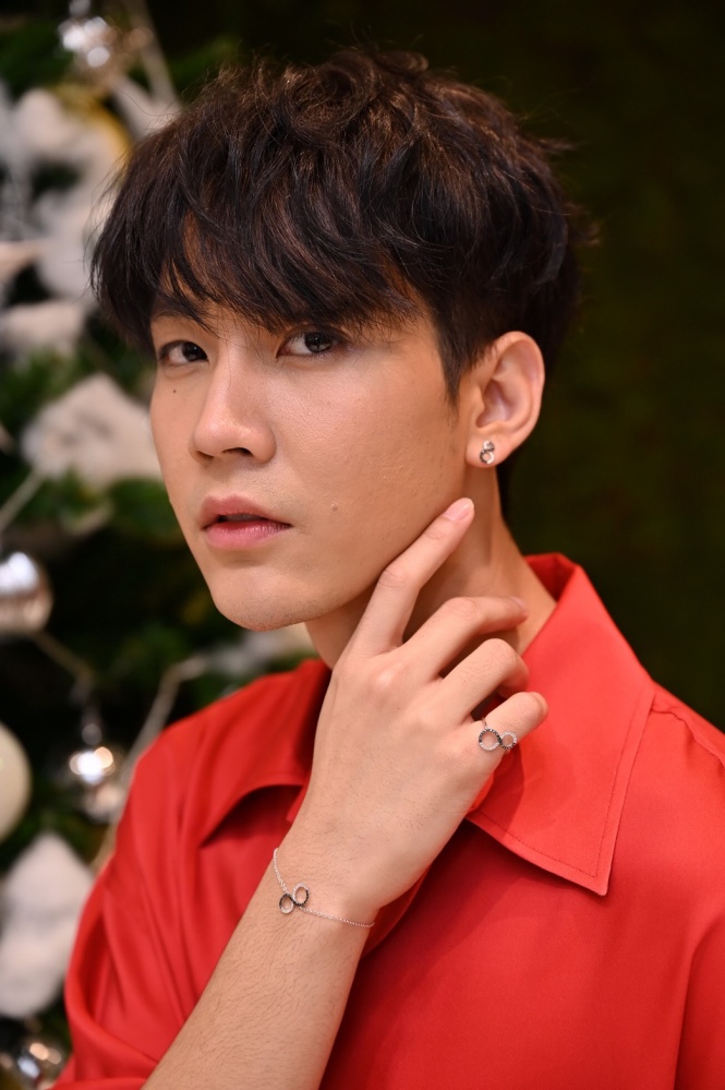 "ตู่-ปิยวดี" เปิดคอลเลคชั่นใหม่เอาใจสายมู "ซินแสเป็นหนึ่ง" ร่วมออกแบบ