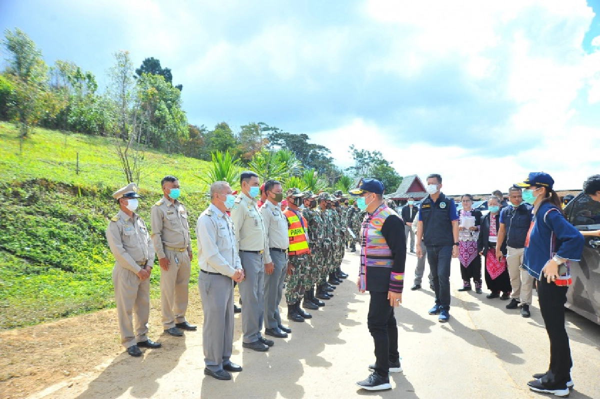 "ธรรมนัส" ลงพื้นที่แก้ปัญหาเรื่องที่อยู่อาศัยของพี่น้องชาวม้ง
