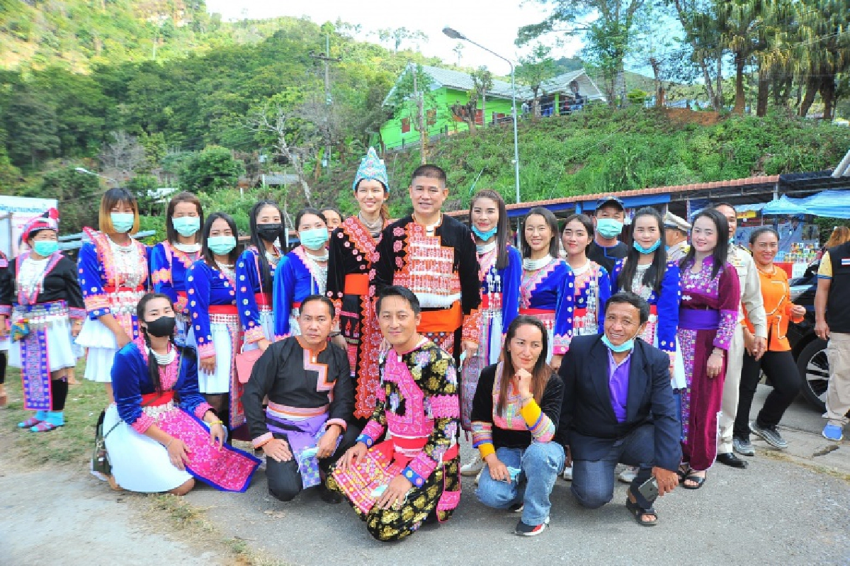 "ธรรมนัส" ลงพื้นที่แก้ปัญหาเรื่องที่อยู่อาศัยของพี่น้องชาวม้ง