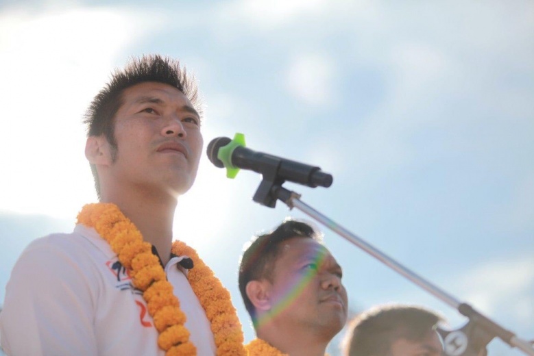 เดิมพัน อบจ.ชี้อนาคต 'แม้ว-ทอน'