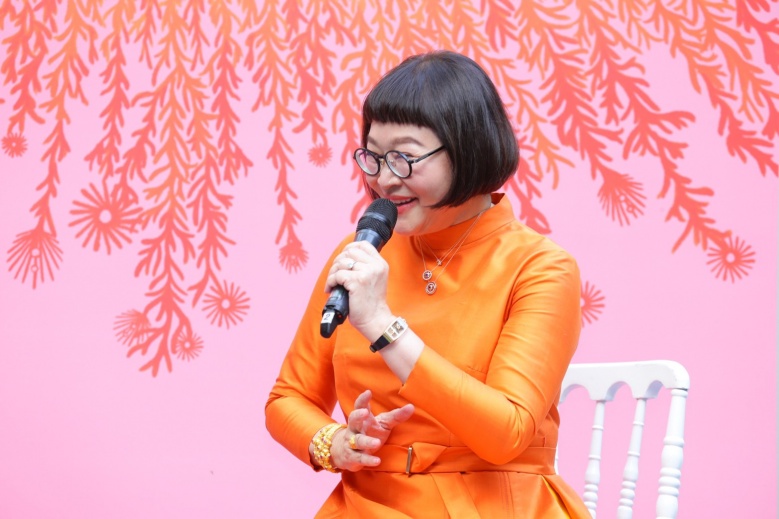 "หน่อง"อรุโณชา ส่งต่อพลังบวกจากดวงอาทิตย์อันเจิดจรัสผ่านงานออกแบบ "The Sun Collection"