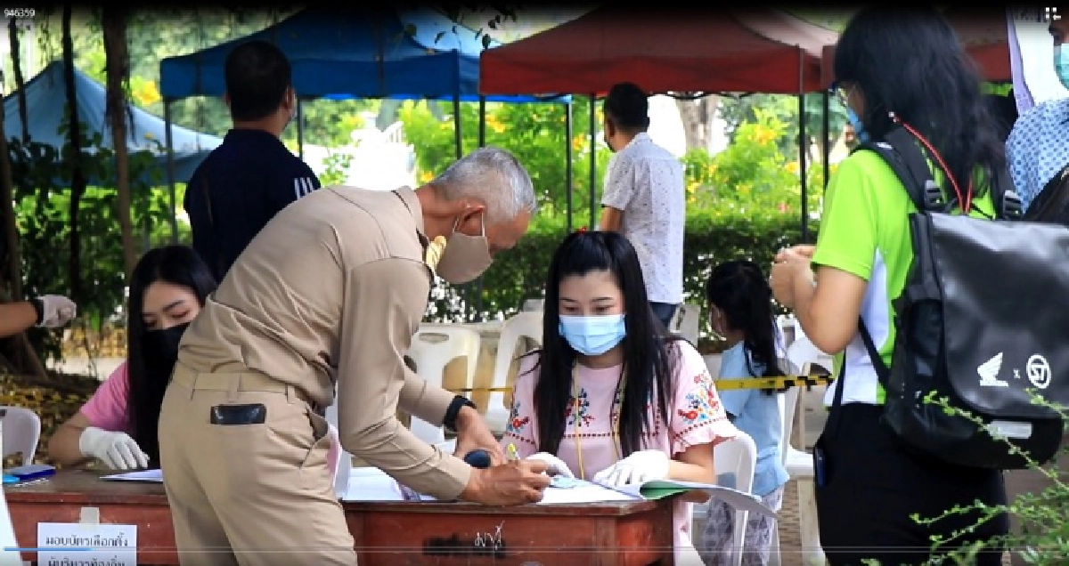 ชาวพิษณุโลกออกมาใช้สิทธิ์เลือกตั้งคึกคัก