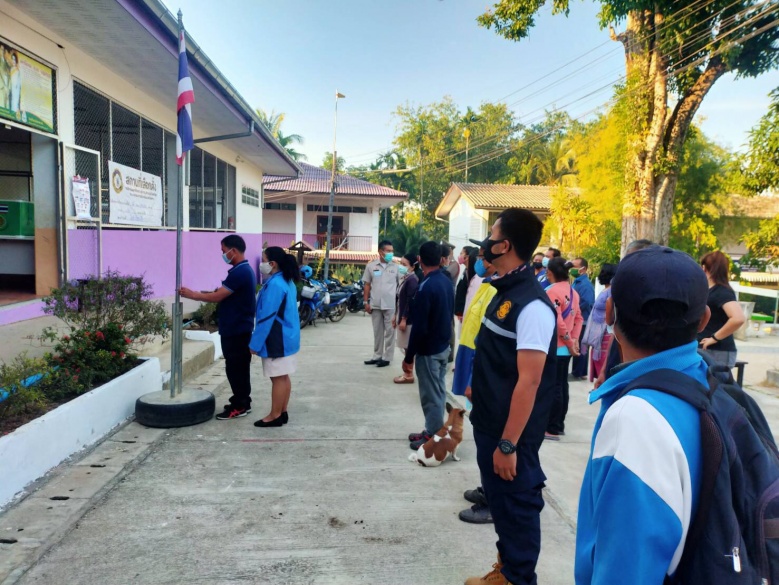 หน่วยเลือกตั้งบ้านกะเหรี่ยงไทยเข้ม พบผู้ใช้สิทธิมีไข้สูง 5 คน ให้พักก่อน