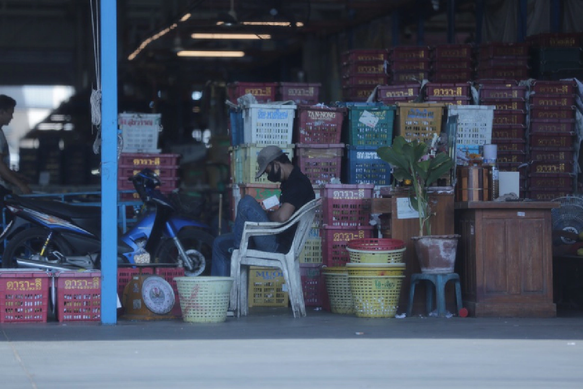 ตลาดไทเข้ม เข้า-ออก หวั่นซ้ำรอยมหาชัย