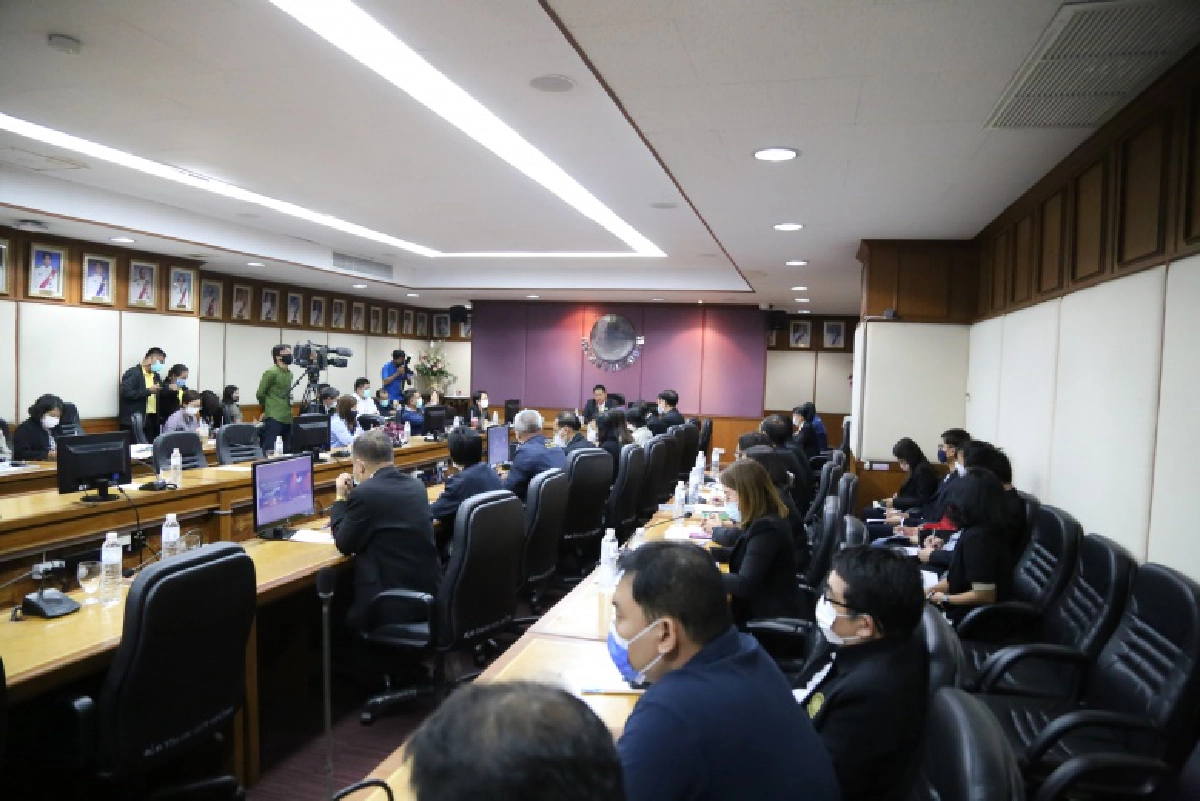 "จับกัง1"เรียกประชุมด่วน สั่ง 5 เสือในสังกัด ควบคุมโควิดระบาดในกลุ่มแรงงาน