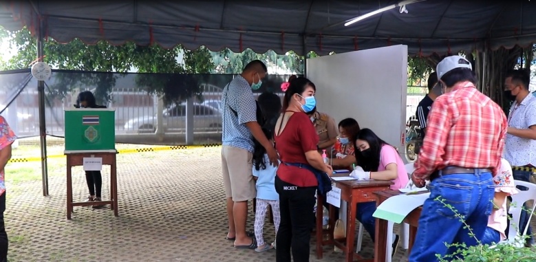 ชาวพิษณุโลกออกมาใช้สิทธิ์เลือกตั้งคึกคัก