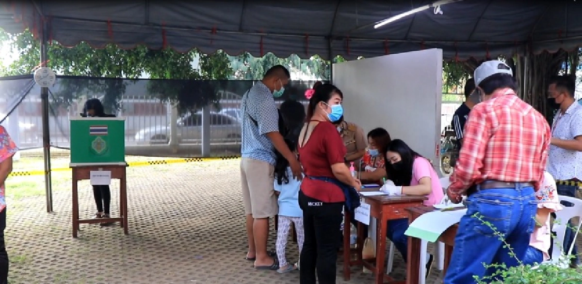 ชาวพิษณุโลกออกมาใช้สิทธิ์เลือกตั้งคึกคัก