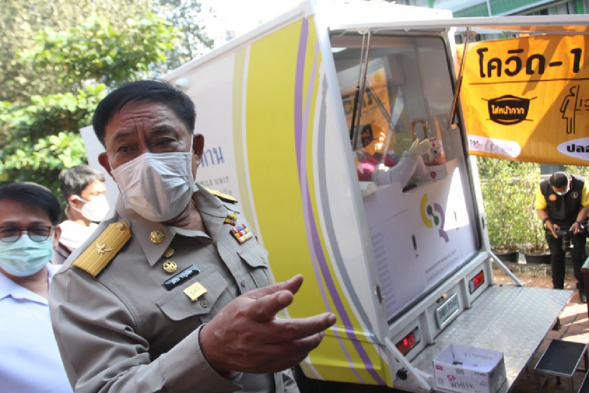 "ผู้ว่าฯ อัศวิน"  ลุยตรวจโควิด "ตลาด อตก." 