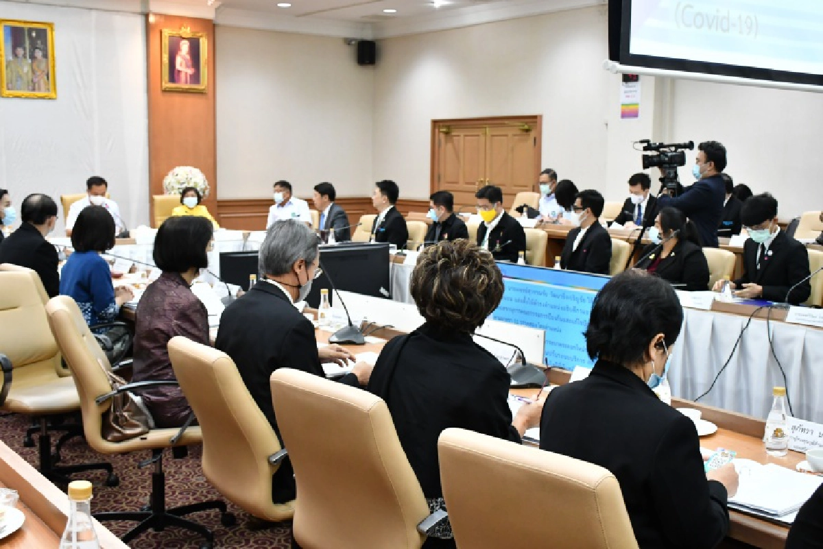 คกก.ป้องกันและแก้ไขปัญหาการตั้งครรภ์ในวัยรุ่น ไฟเขียว วัยรุ่นที่ตั้งครรภ์ต้องได้เรียนต่อ
