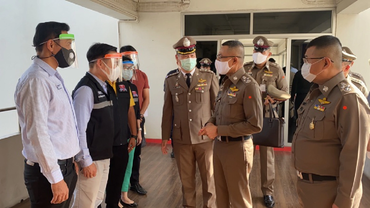 ผบ.ตร.ลงพื้นที่ติดตามสถานการณ์ Covid ที่จังหวัดสมุทรสาคร