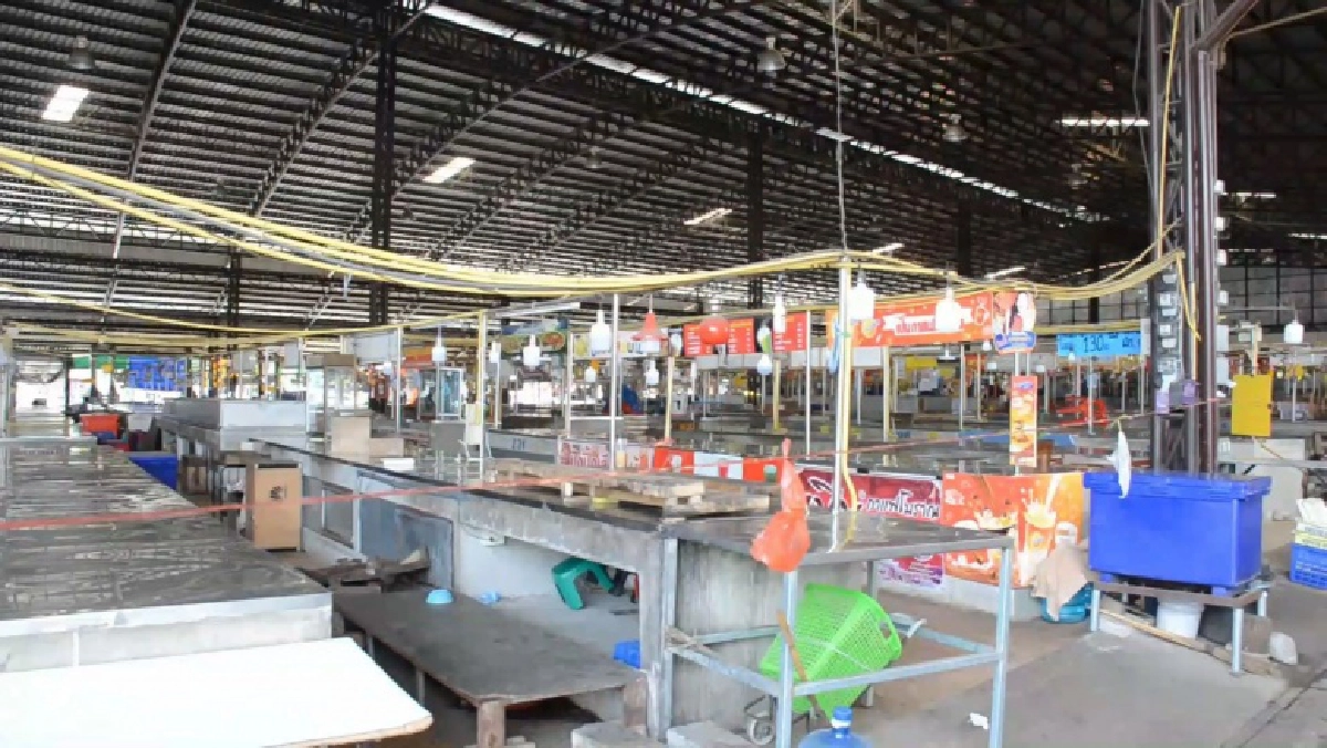 ชาวอุดรฯ แตกตื่น ปิดตลาดสด-โรงเรียนนำกลุ่มเสี่ยงไปตรวจหาเชื้อโควิด-19