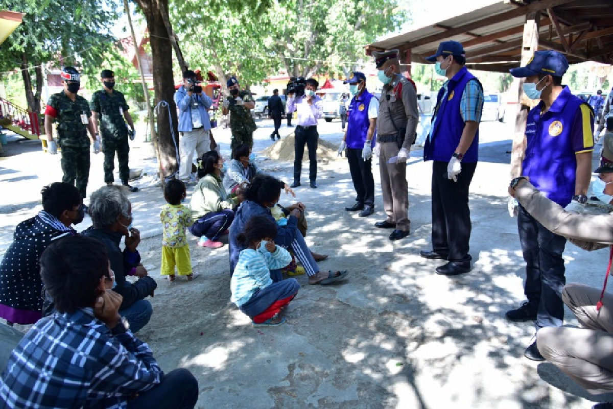 ชาวบ้านผวา เจอแรงงานต่างด้าวเดินป้วนเปี้ยนในวัดดอนตูม โร่แจ้งเจ้าหน้าที่ตรวจสอบ