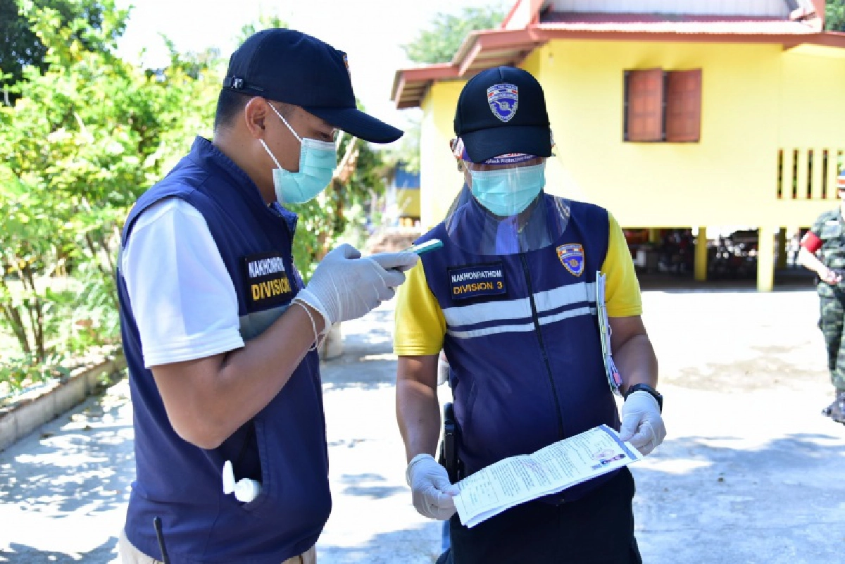 ชาวบ้านผวา เจอแรงงานต่างด้าวเดินป้วนเปี้ยนในวัดดอนตูม โร่แจ้งเจ้าหน้าที่ตรวจสอบ