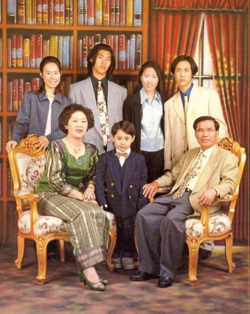 ลูกแม่สมพร'ธนาธร-สกุลธร'วิบากธุรกิจการเมือง