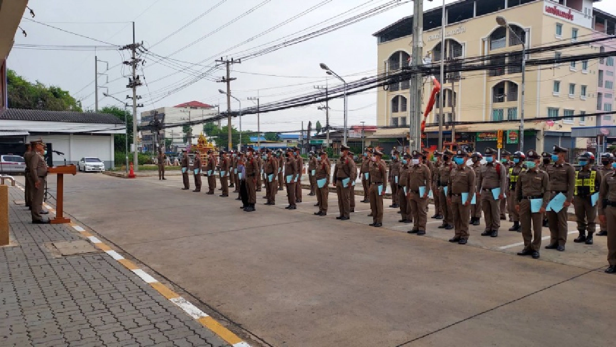 เพิ่มขวัญ! 122 ตร.เมืองสมุทรสงคราม รับกรมธรรม์โควิด 