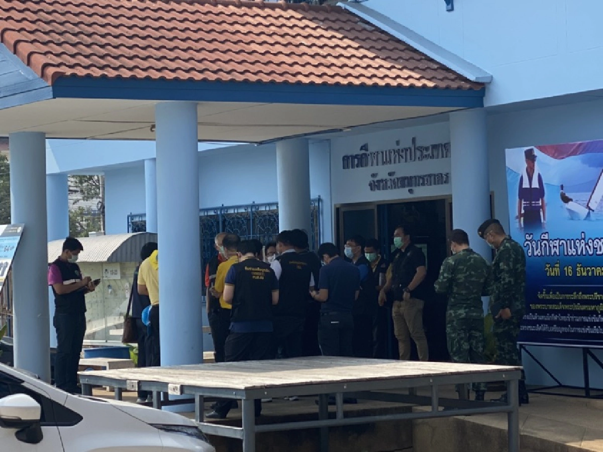  "ผู้ว่าฯสมุทรสาคร" ออกคำสั่งใช้ "สนามกีฬาจังหวัด" เป็น "โรงพยาบาลสนาม" 