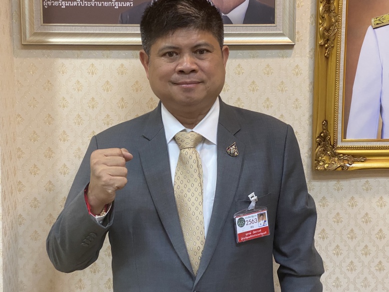 "แรมโบ้" สวน "อนุสรณ์"ปากเสียวาทะน้ำเน่าสมองทึบปัญญาอ่อน ฟังไม่ได้ศัพท์จับมากระเดียด