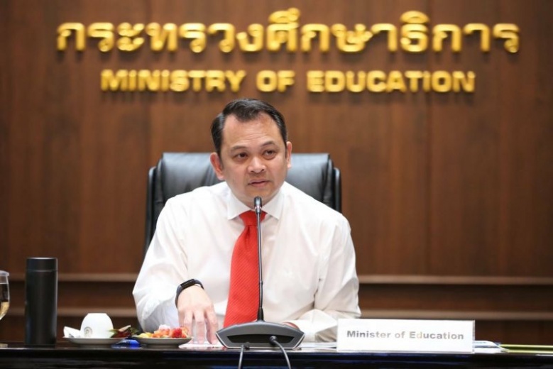 สื่อทำเนียบฯตั้ง "ฉายารัฐบาล" ปี63 "Veryกู้" ส่วน "ประยุทธ์" ได้ "ตู่ไม่รู้ล้ม" 