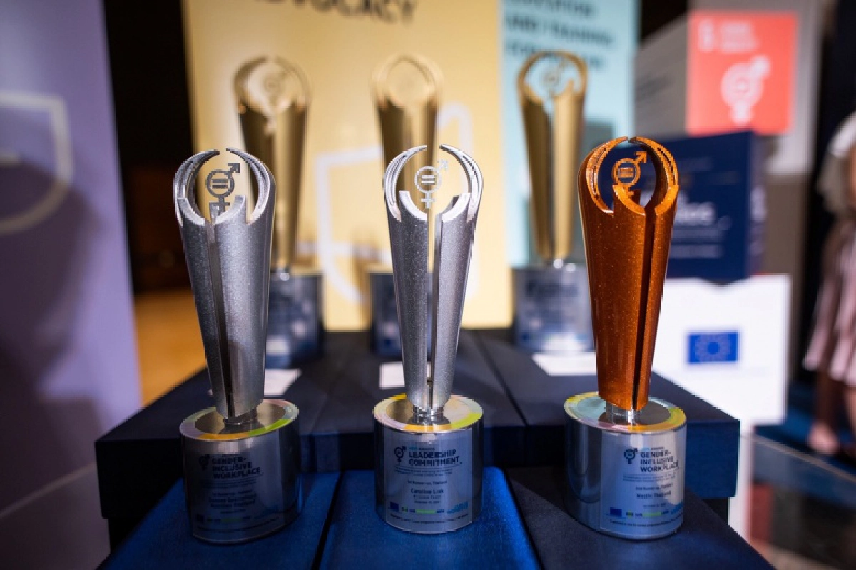 "คาโรลีน ลิงค์" รับรางวัล ผู้นำองค์กรสนับสนุนความเสมอภาคทางเพศ 