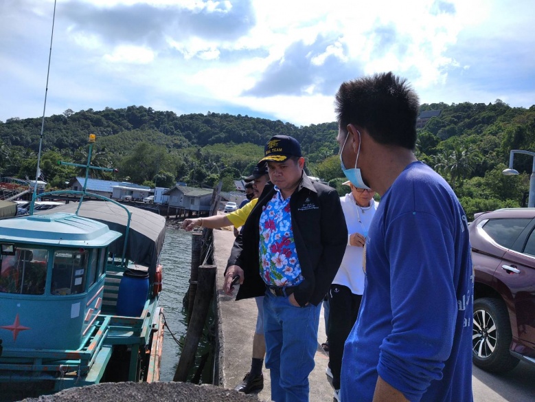 "แรมโบ้"บุกใต้ ลงพื้นที่เกาะยาว จ.พังงา รับเรื่องความเดือดร้อนชาวประมงพื้นบ้านปลากะตัก