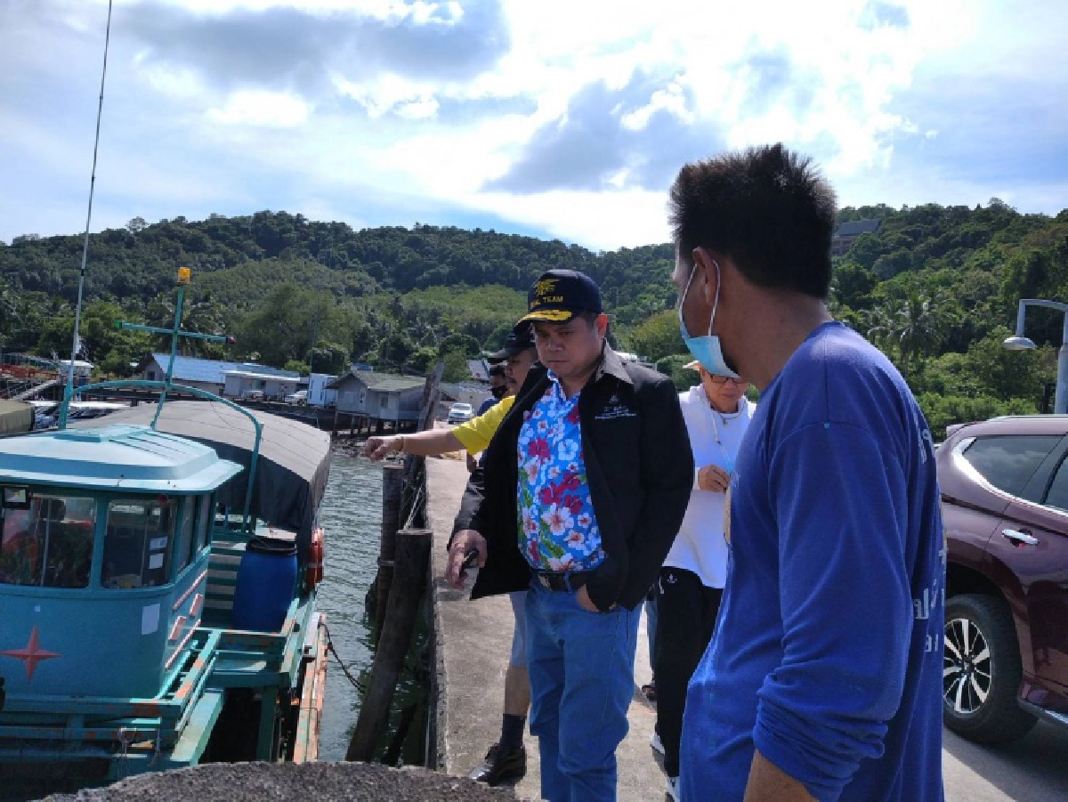 "แรมโบ้"บุกใต้ ลงพื้นที่เกาะยาว จ.พังงา รับเรื่องความเดือดร้อนชาวประมงพื้นบ้านปลากะตัก