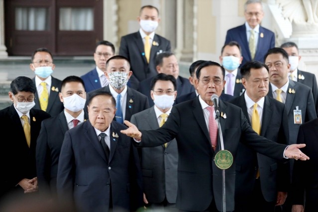 สื่อทำเนียบฯตั้ง "ฉายารัฐบาล" ปี63 "Veryกู้" ส่วน "ประยุทธ์" ได้ "ตู่ไม่รู้ล้ม" 