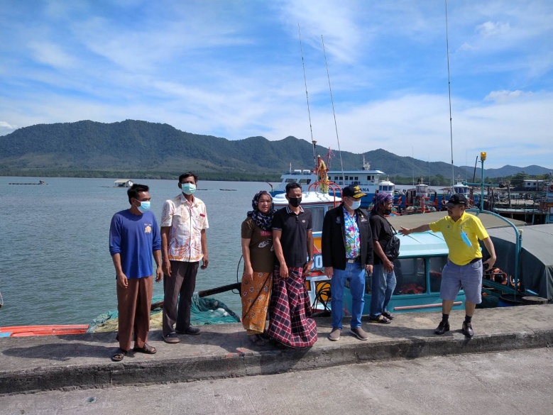 "แรมโบ้"บุกใต้ ลงพื้นที่เกาะยาว จ.พังงา รับเรื่องความเดือดร้อนชาวประมงพื้นบ้านปลากะตัก