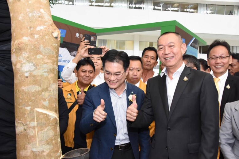 โพลชี้คนไทยส่วนใหญ่พอใจผลงานรัฐบาล ปลื้มคนละครึ่ง-ประกันราคาฯมากที่สุด