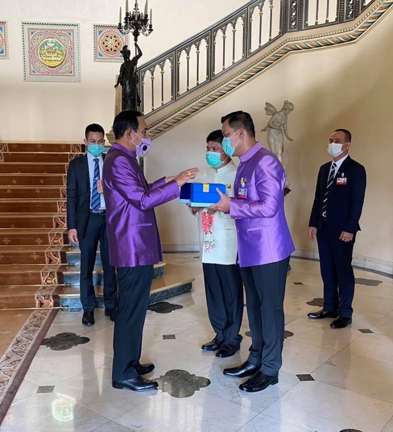 "ธนกร-แรมโบ้"เข้าขอพรปีใหม่"บิ๊กตู่" ปลื้มนายกชื่นชมขอให้ทำงานให้ประเทศชาติต่อไป