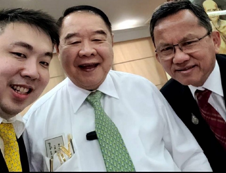 คนสนิทหน้าใหม่